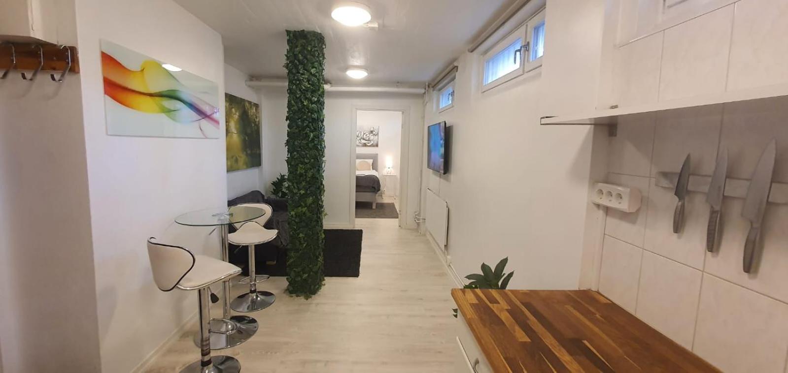 Beautiful Basement Apartment, Very Private And Close To The Metro Stockholm Luaran gambar